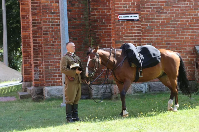 Uroczysty pogrzeb żołnierza w Ostrowi Mazowieckiej (zdjęcia)