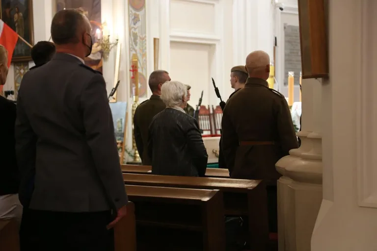 Uroczysty pogrzeb żołnierza w Ostrowi Mazowieckiej (zdjęcia)