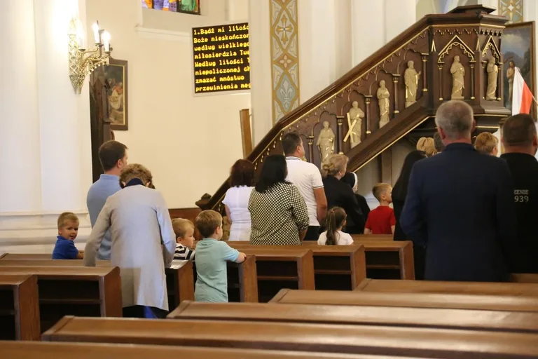 Uroczysty pogrzeb żołnierza w Ostrowi Mazowieckiej (zdjęcia)