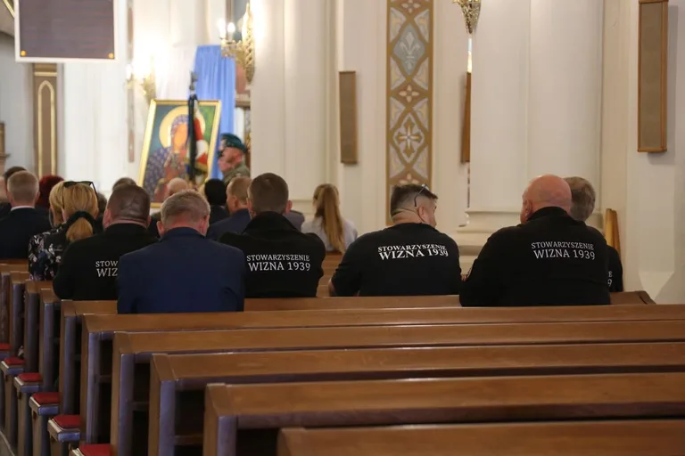 Uroczysty pogrzeb żołnierza w Ostrowi Mazowieckiej (zdjęcia)
