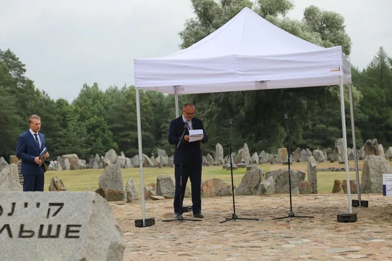 Obchody 78 rocznicy buntu więźniów obozu śmierci Treblinka II 