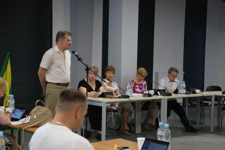 Kontynuacja nadzwyczajnej Sesji Rady Miasta Ostrów Mazowiecka (zdjęcia) 