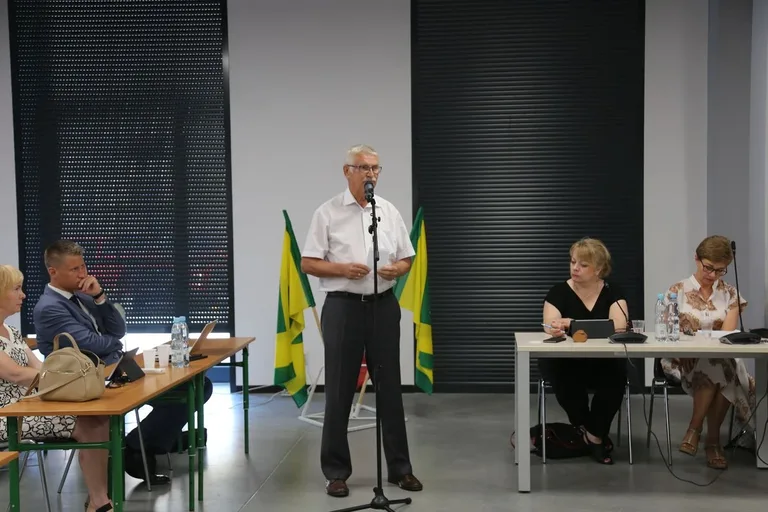 Kontynuacja nadzwyczajnej Sesji Rady Miasta Ostrów Mazowiecka (zdjęcia) 