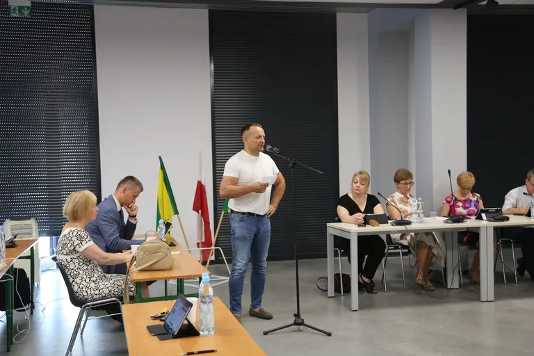 Kontynuacja nadzwyczajnej Sesji Rady Miasta Ostrów Mazowiecka (zdjęcia) 