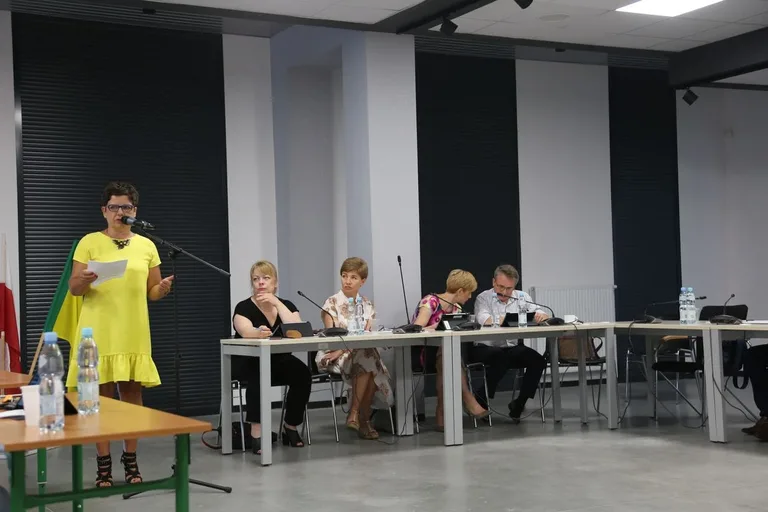 Kontynuacja nadzwyczajnej Sesji Rady Miasta Ostrów Mazowiecka (zdjęcia) 