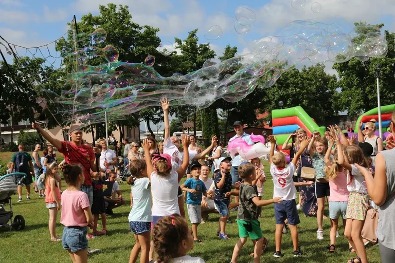 Kolorowy Festiwal Baniek Mydlanych za nami (zdjęcia)