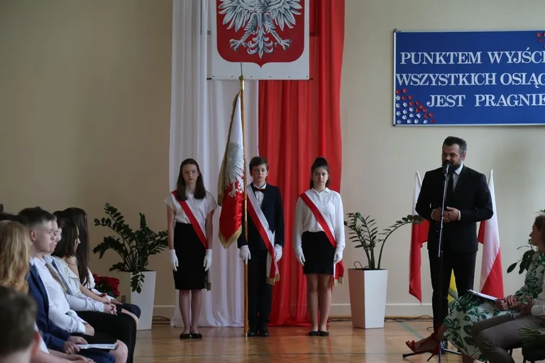 Zakończenie roku szkolnego w Szkole Podstawowej nr 4 w Ostrowi Mazowieckiej (zdjęcia)