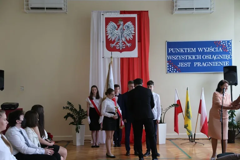 Zakończenie roku szkolnego w Szkole Podstawowej nr 4 w Ostrowi Mazowieckiej (zdjęcia)