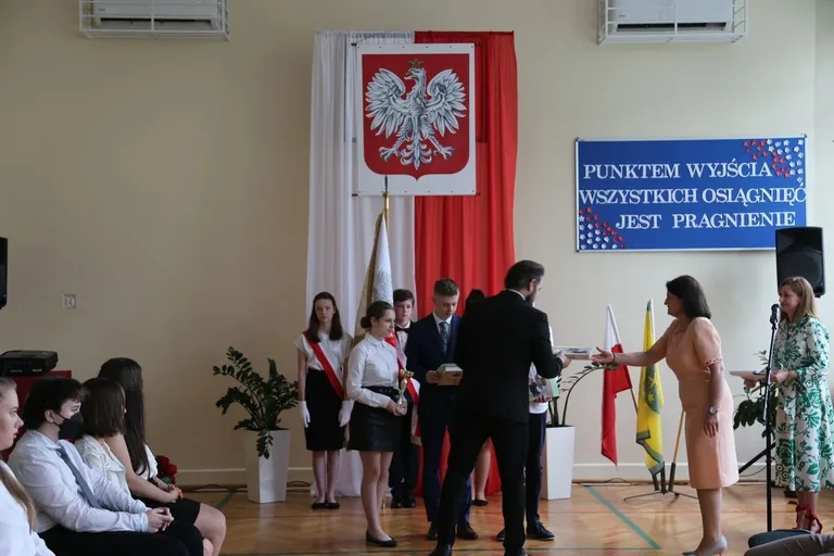 Zakończenie roku szkolnego w Szkole Podstawowej nr 4 w Ostrowi Mazowieckiej (zdjęcia)