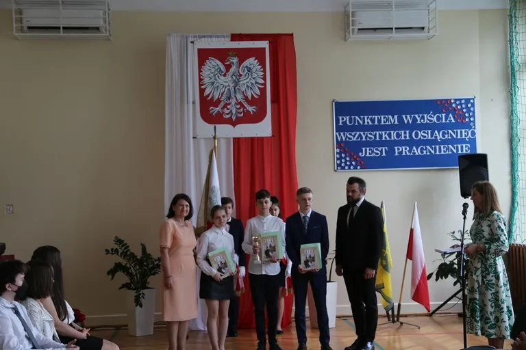 Zakończenie roku szkolnego w Szkole Podstawowej nr 4 w Ostrowi Mazowieckiej (zdjęcia)