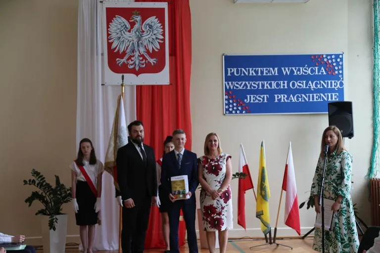 Zakończenie roku szkolnego w Szkole Podstawowej nr 4 w Ostrowi Mazowieckiej (zdjęcia)