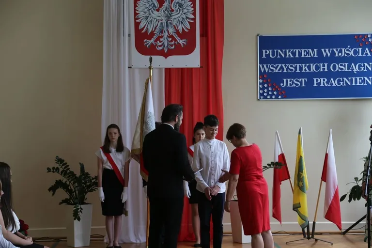 Zakończenie roku szkolnego w Szkole Podstawowej nr 4 w Ostrowi Mazowieckiej (zdjęcia)