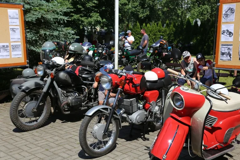 X edycja wystawy motocykli "Legendy PRL-u" (zdjęcia)