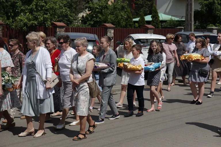 Uroczystości Bożego Ciała w parafii Chrystusa Dobrego Pasterza (zdjęcia)