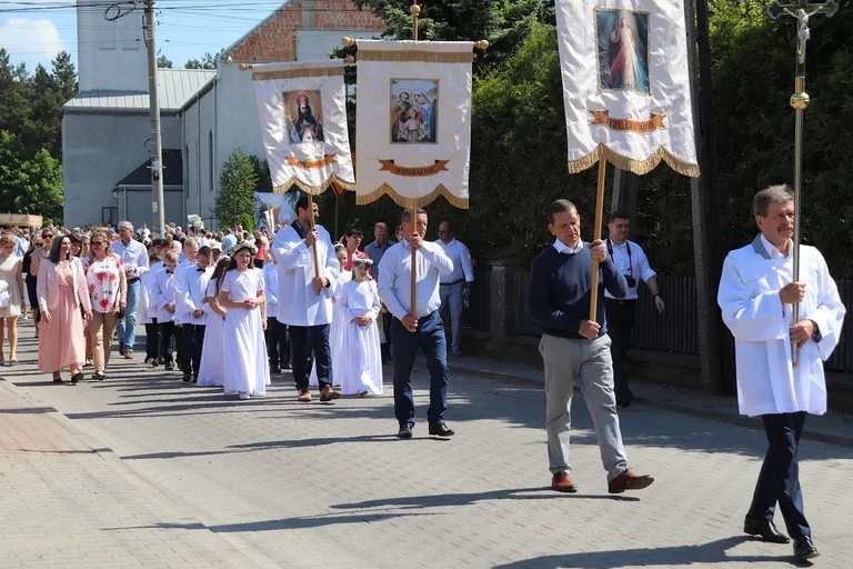 Uroczystości Bożego Ciała w parafii Opatrzności Bożej (zdjęcia)
