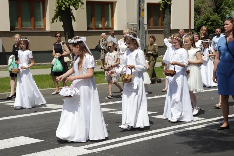 Uroczystości Bożego Ciała w parafii WNMP (zdjęcia)