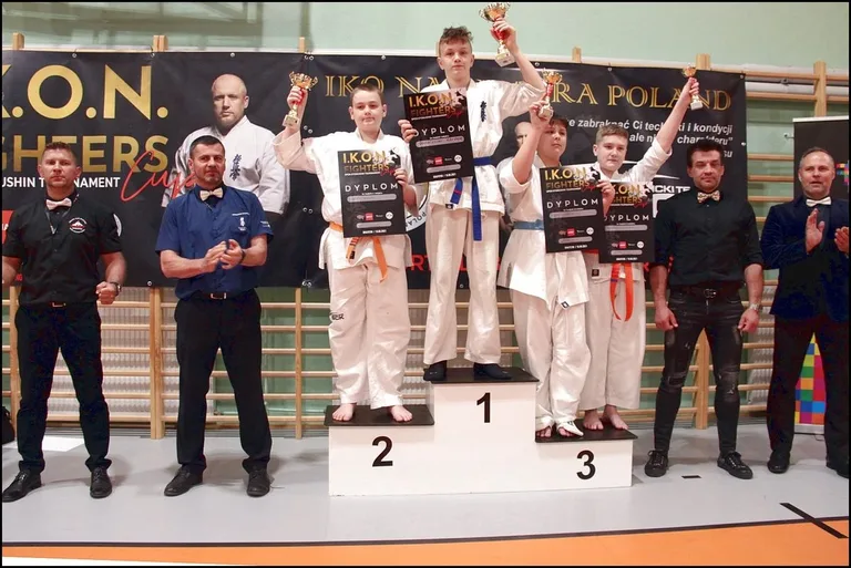 Raz po raz wchodzili na podium (zdjęcia)