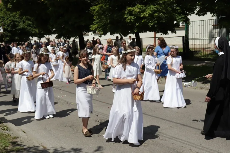 Uroczystości Bożego Ciała w parafii WNMP (zdjęcia)