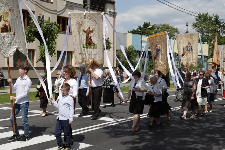 Uroczystości Bożego Ciała w parafii WNMP (zdjęcia)