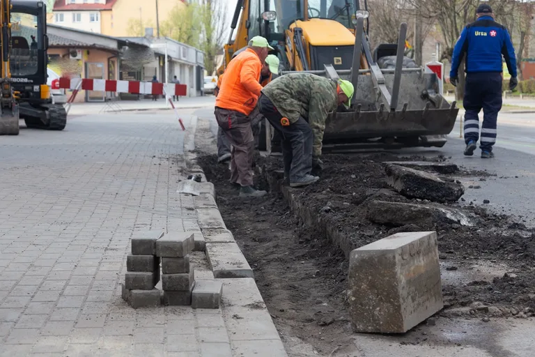Rozpoczęły się prace remontowe ulicy 3 Maja (zdjęcia)