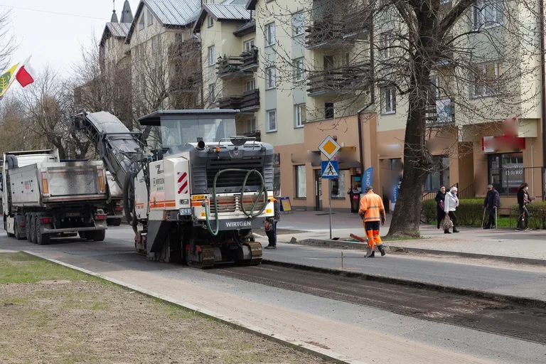 Rozpoczęły się prace remontowe ulicy 3 Maja (zdjęcia)