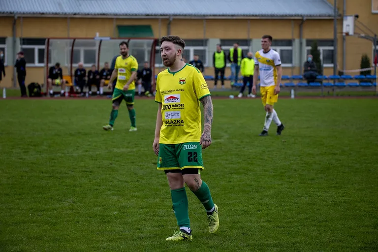 Status quo na górze. Derby na remis