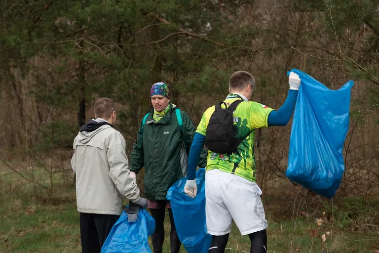 Plogging w Komorowie (zdjęcia)