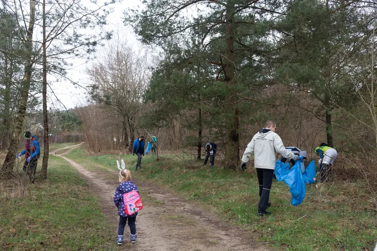 Plogging w Komorowie (zdjęcia)