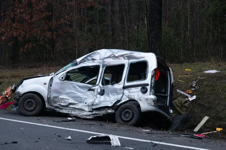 Wypadek przy węźle z S8. Jedna osoba poszkodowana