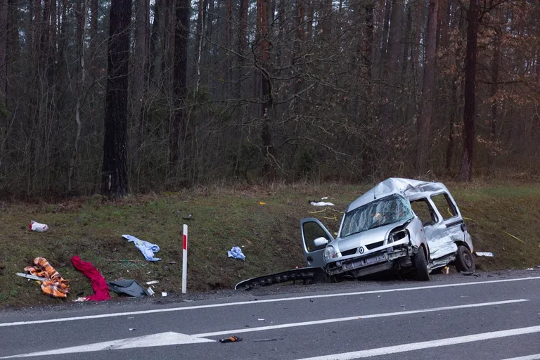 Wypadek przy węźle z S8. Jedna osoba poszkodowana