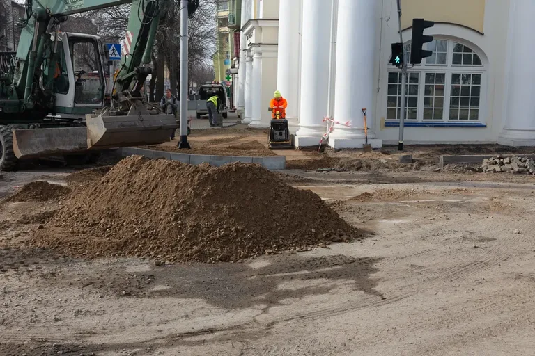 Trwają prace przy ulicy Grota-Roweckiego i 3 Maja (zdjęcia)