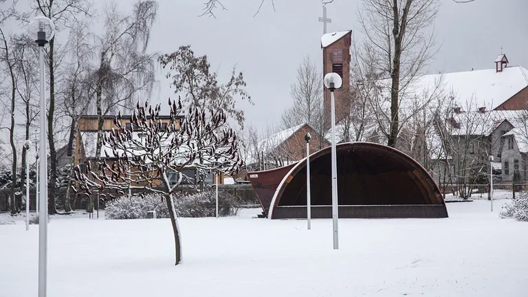 Ostrów Mazowiecka pokryta śniegiem (zdjęcia)