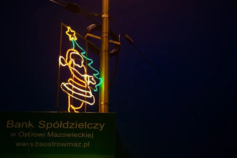 Świąteczne ozdoby na ostrowskich ulicach (zdjęcia)
