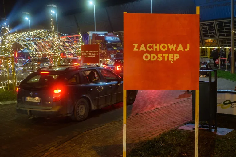 Święty Mikołaj odwiedził dzieci z Ostrowi Mazowieckiej (zdjęcia) 