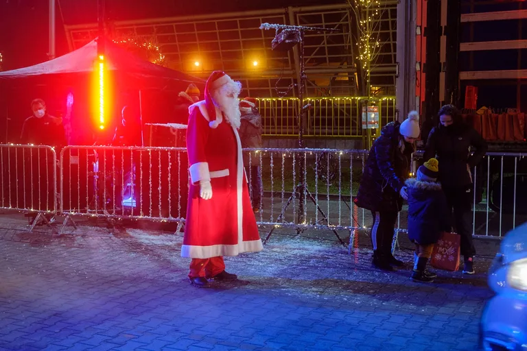 Święty Mikołaj odwiedził dzieci z Ostrowi Mazowieckiej (zdjęcia)