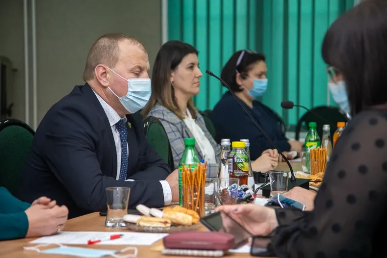 Zatwierdzono Uchwałę Budżetową na 2021 - Urząd Gminy Ostrów Mazowiecka (zdjęcia) 