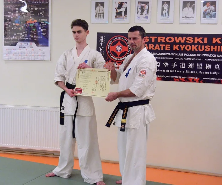 Wręczenie czarnych pasów w ostrowskim dojo (zdjęcia)