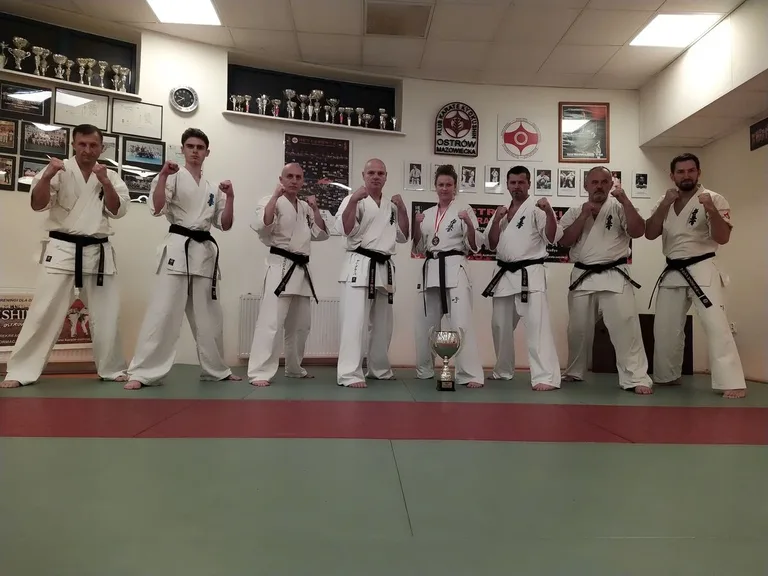 Wręczenie czarnych pasów w ostrowskim dojo (zdjęcia)