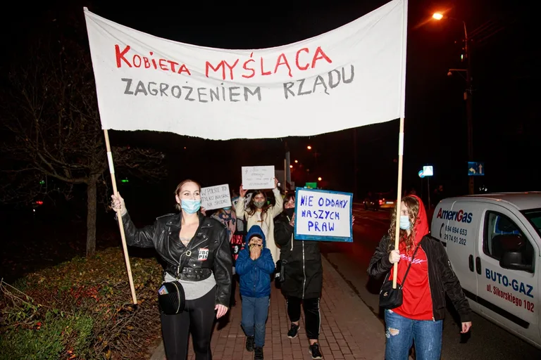 Piątkowy Strajk kobiet w Ostrowi Mazowieckiej (zdjęcia)