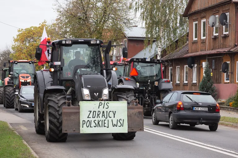Protest rolników w Ostrowi Mazowieckiej (zdjęcia, wideo)