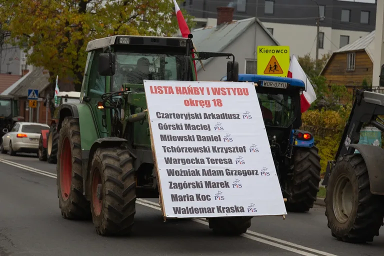 Protest rolników w Ostrowi Mazowieckiej (zdjęcia, wideo)
