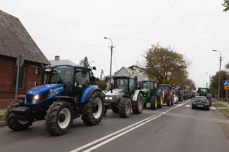 Protest rolników w Ostrowi Mazowieckiej (zdjęcia, wideo)