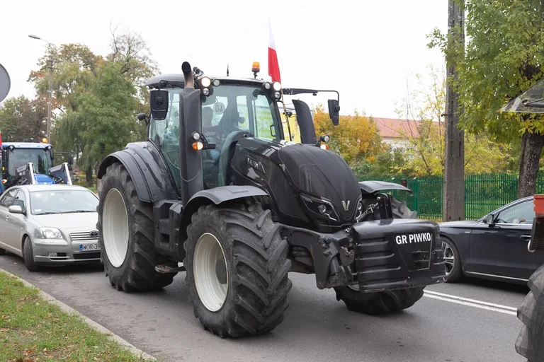 Protest rolników w Ostrowi Mazowieckiej (zdjęcia, wideo)