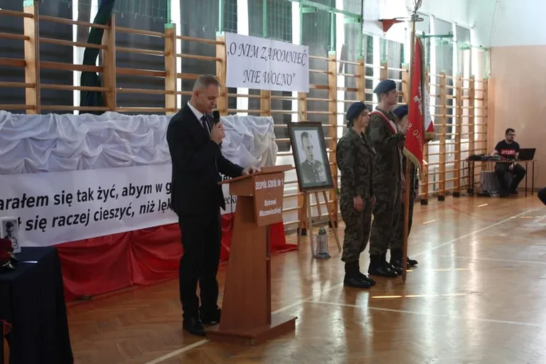 Obchody Dnia Patrona Szkoły w ostrowskim Rubinku (zdjęcia)
