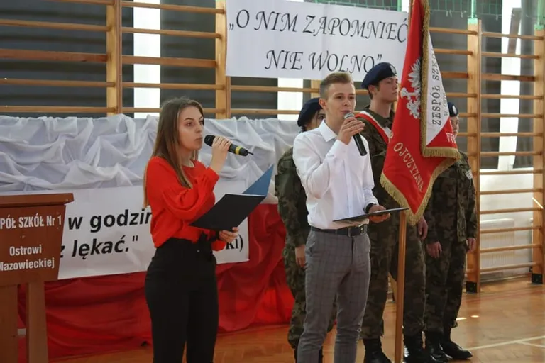 Obchody Dnia Patrona Szkoły w ostrowskim Rubinku (zdjęcia)