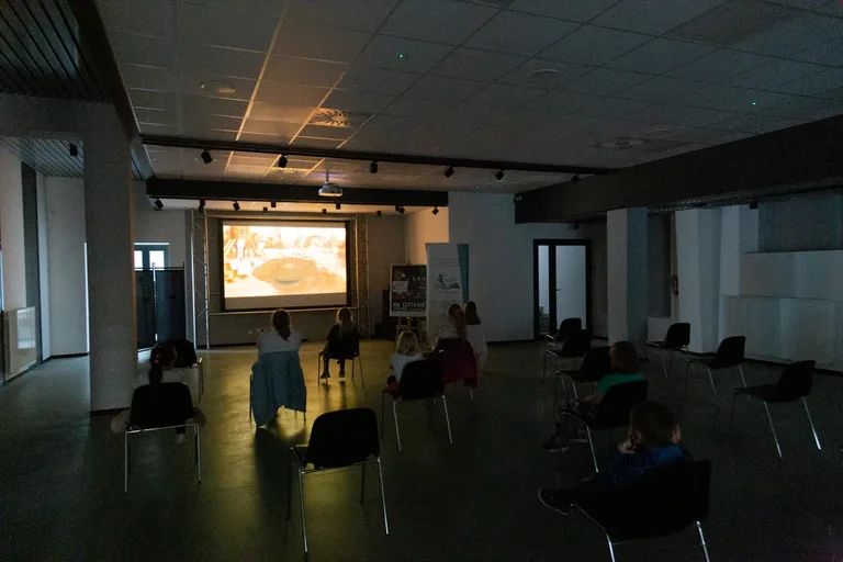 Kino dla dzieci w ramach Nocy Bibliotek (zdjęcia)