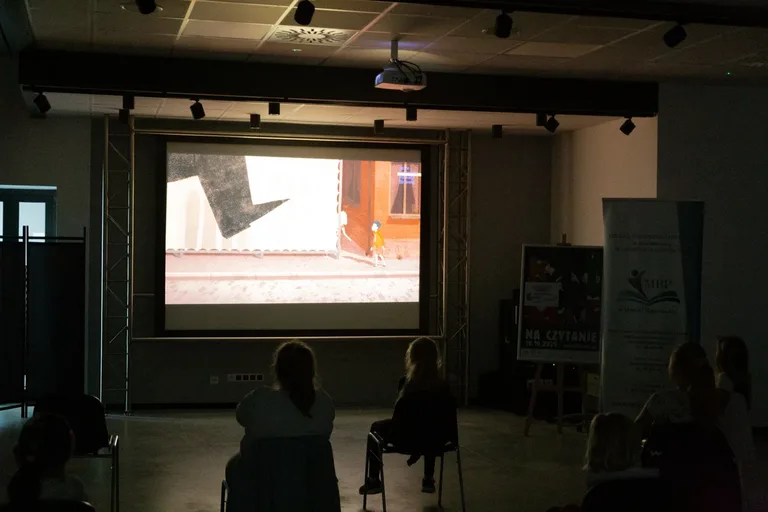 Kino dla dzieci w ramach Nocy Bibliotek (zdjęcia)