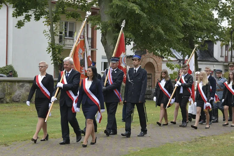 Ceremonia odsłonięcia tablicy upamiętniającej współpracę polsko-węgierską (zdjęcia)