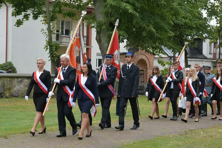 Ceremonia odsłonięcia tablicy upamiętniającej współpracę polsko-węgierską (zdjęcia)