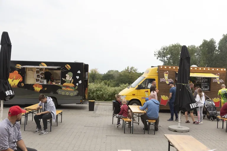 Zlot Foodtrucków 2020 (zdjęcia)